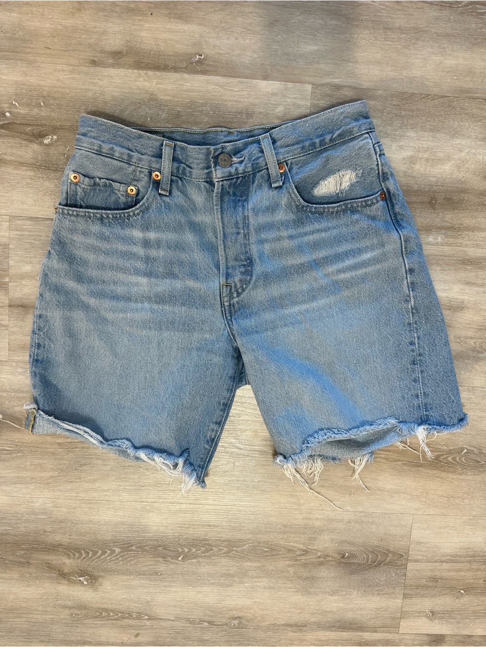 High-Waisted, 501 Levi's Jean Shorts (size 26), Mid-Thigh